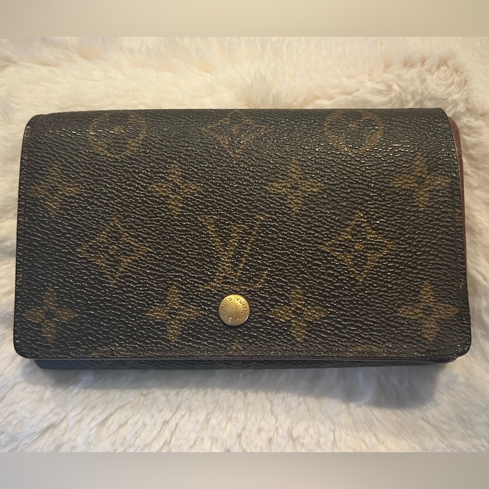 Authentic LV Monogram Porte-Monnaie Tresor Wallet **REASONABLE OFFERS ONLY**